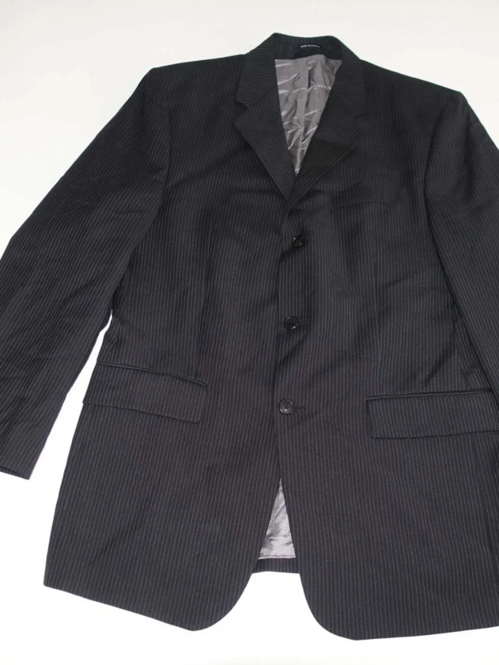 Calvin Klein Men's 3 Button Suit Size 38 Regular 32 x 30 Black 100% Wool Striped
